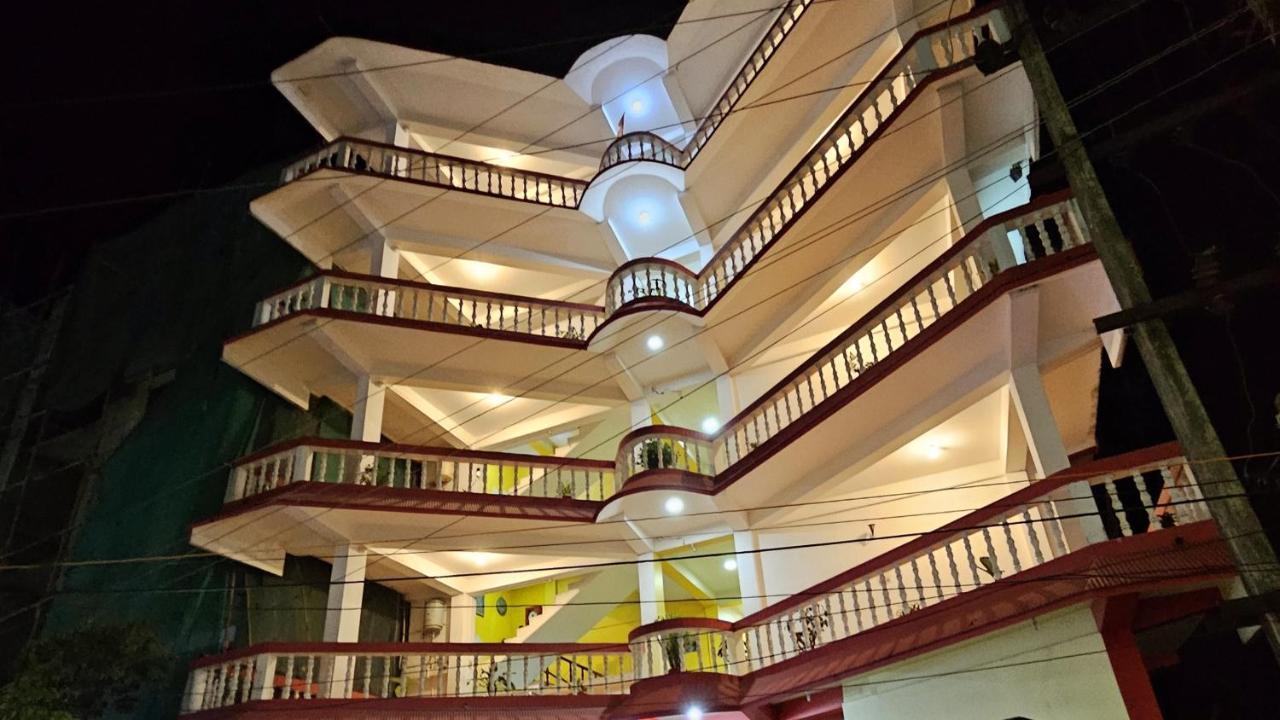 Hotel Rishiraj Jorhāt Exterior foto